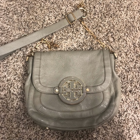 Tory Burch Handbags - Tory Burch crossbody in fair condition